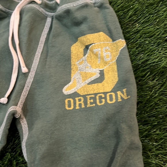 Vintage Style Infant Oregon Ducks Set - Bodysuit and Sweatpants - Picture 2 of 5